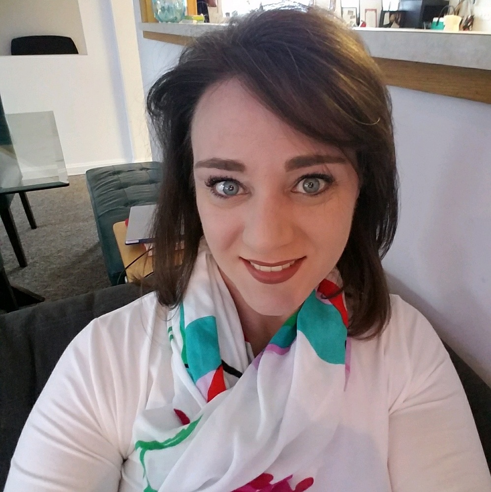 Meet your Posher, Laurie